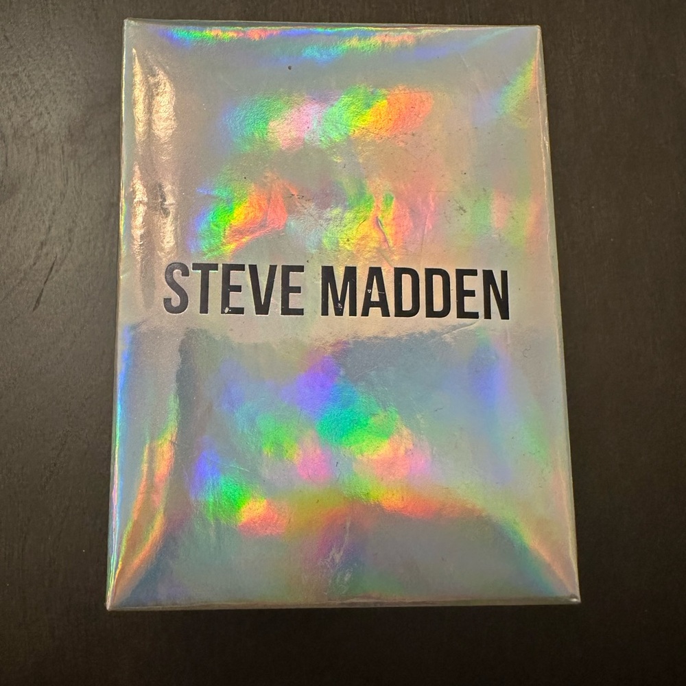 Steve Madden Turquoise Watch with Gold Details - Picture 4 of 4